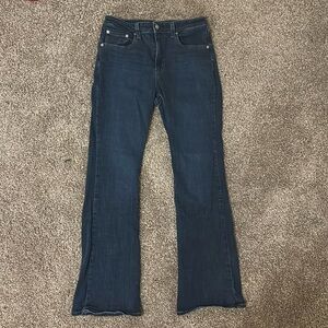 Levi’s 725 High rise bootcut 31